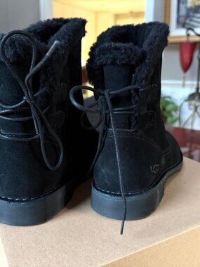 UGG Naiyah Boots Size 10